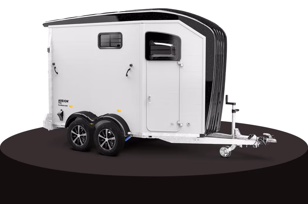 Trailer per cavalli Humbaur Areion Pro, vista tre quarti