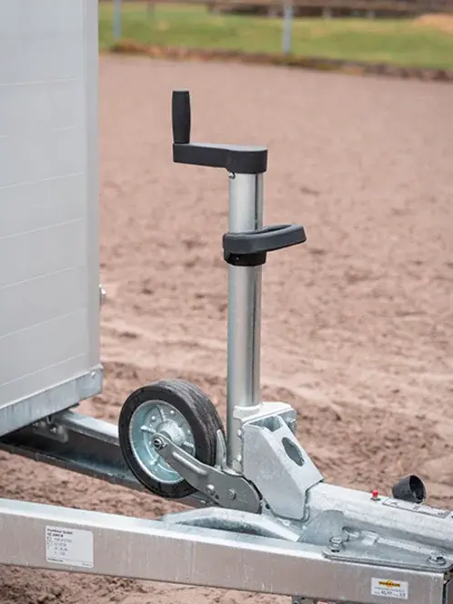 Ruotino automatico e gancio di traino zincato del Humbaur Equitos Alu